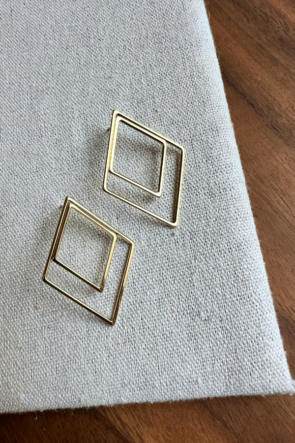 B539ST23048 Earrings Gold