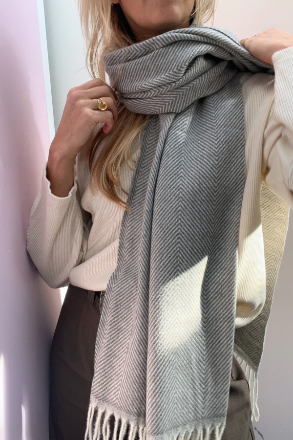 JA185SL24501 Scarf Light Grey